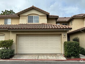 Building Photo - 2232 Lago Ventana