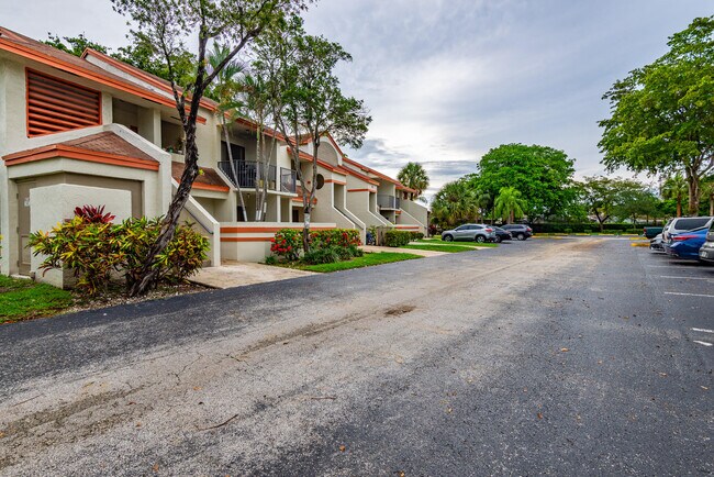 Foto del edificio - 5590 Courtyard Dr