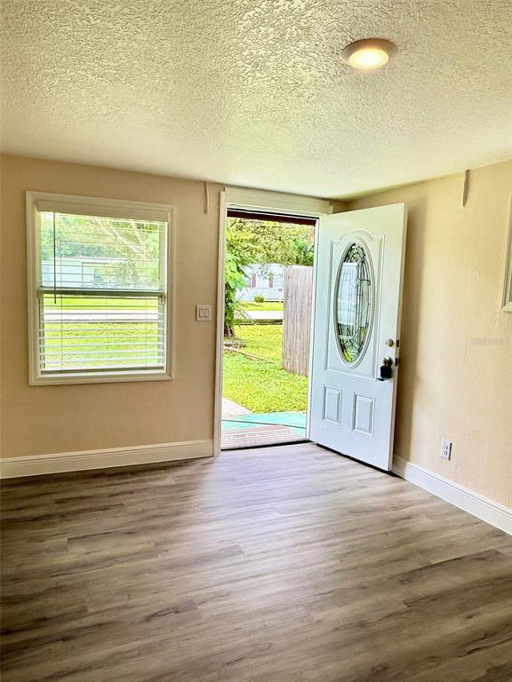 Foto del edificio - 30 Lemon Ln