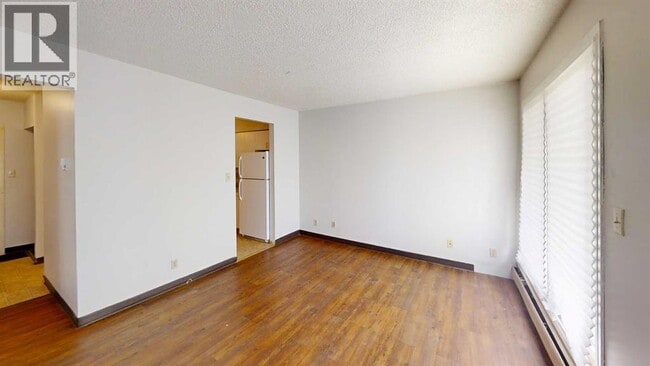 Building Photo - 5117-5144 44 St