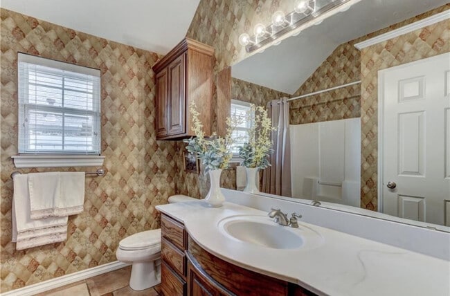 Building Photo - 16512 Village Garden Dr