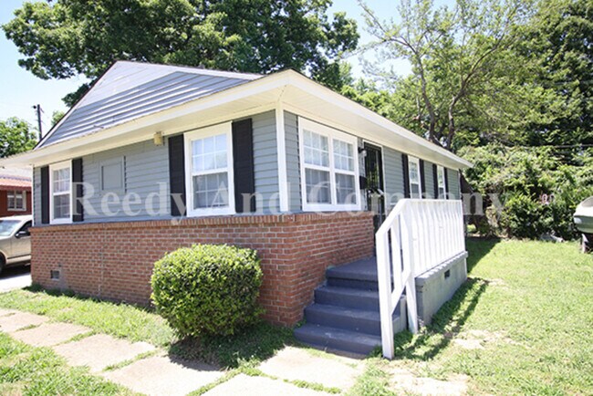Building Photo - 782 Tampa Ave