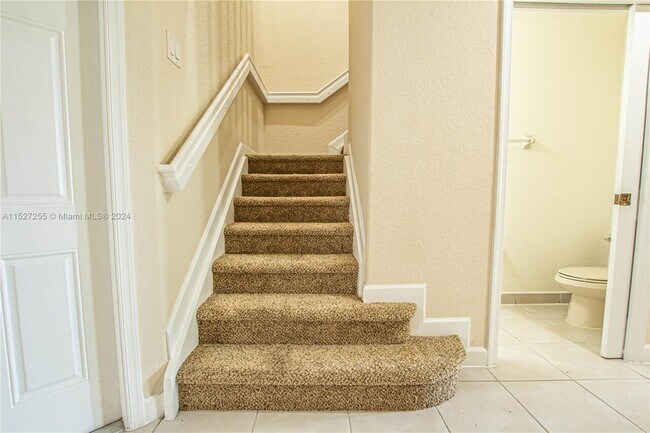 Building Photo - $2,500 2445 SE 14th St