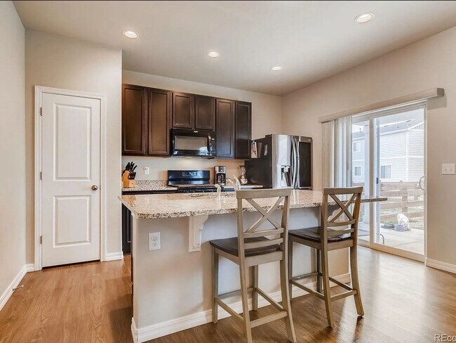 Foto del edificio - 4 Bedroom Single Family Home in Colorado S...