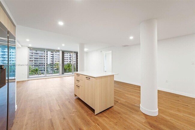 Foto del edificio - 1500 Bay Rd