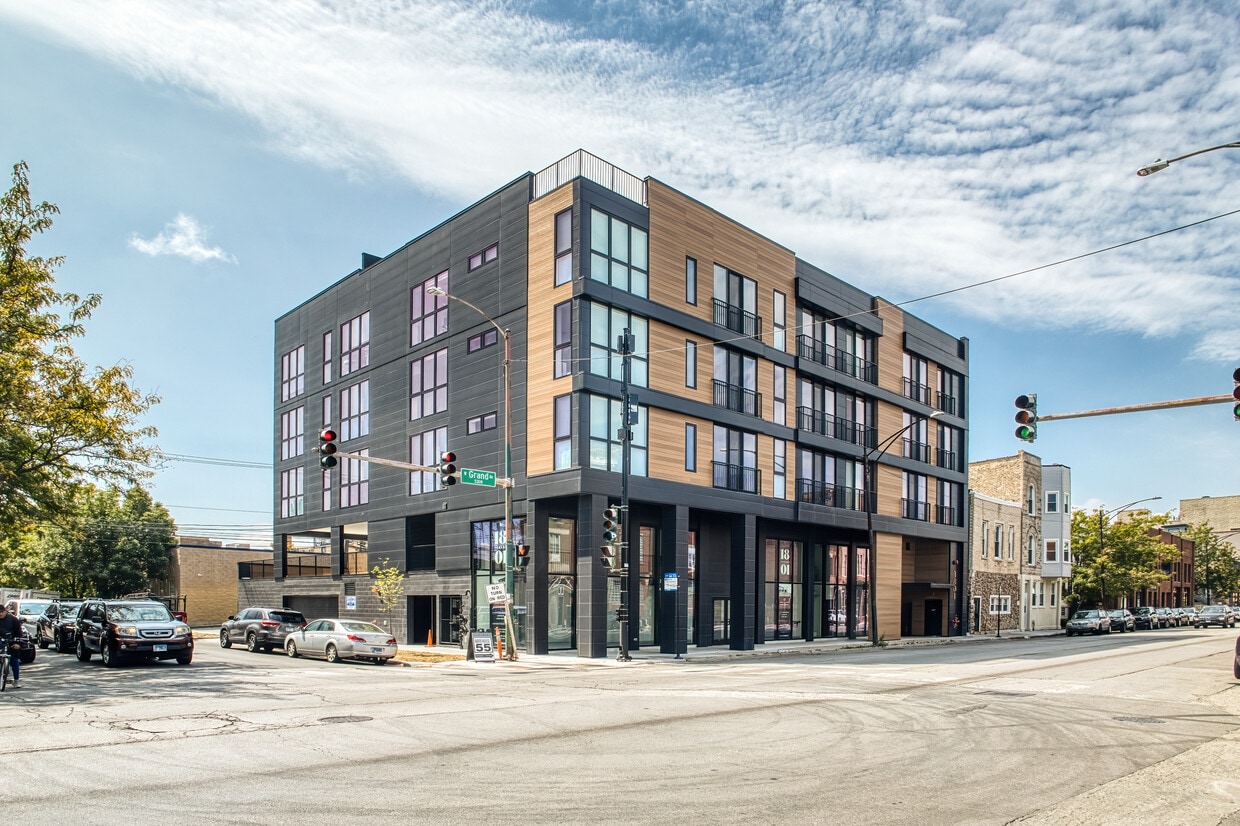 Primary Photo - 1801 W Grand Ave