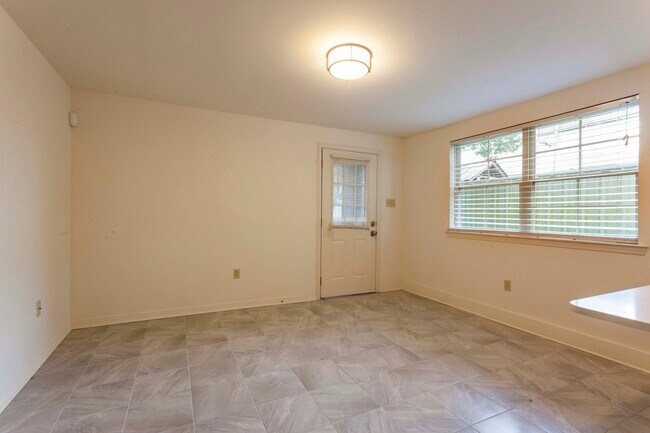 Living room - 4625 Laurel St