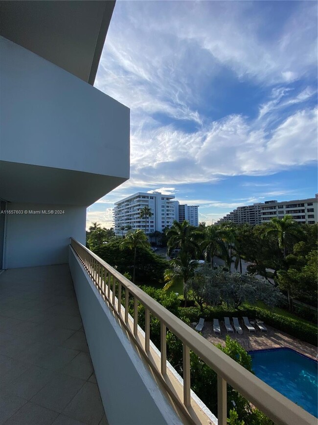 Foto del edificio - 155 Ocean Ln Dr