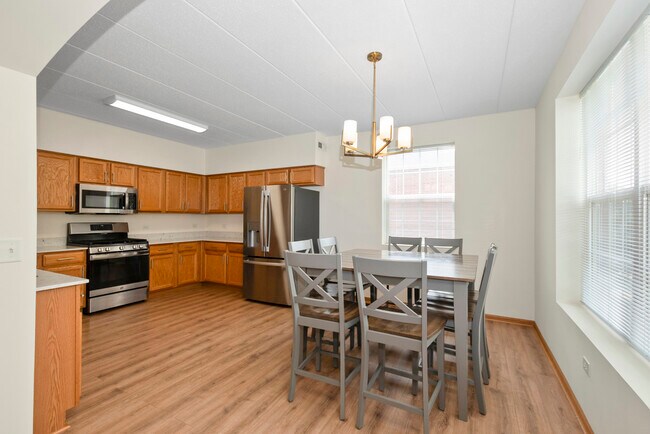 Foto del edificio - 16641 Liberty Cir