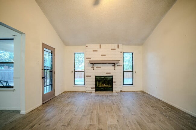 Building Photo - For Lease – Charming 3 Bedroom, 2 Bathroom Home Near Fort Hood