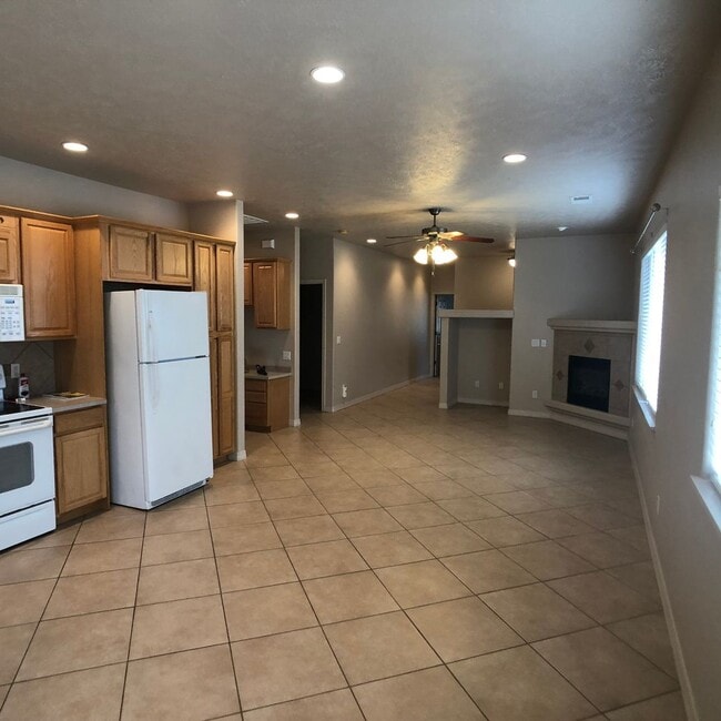 Building Photo - City of Grand Junction 2 Bedroom townhouse
