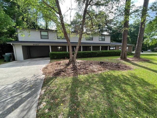 Building Photo - 3683 Donovan Dr