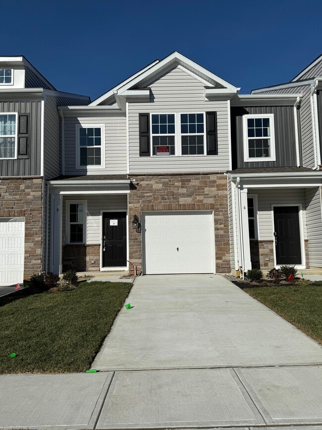 Building Photo - 8 Reagan Rd