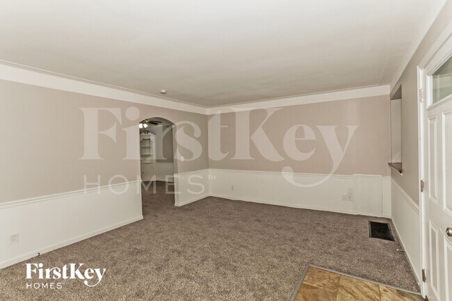 Foto del edificio - 1017 W North Bend Rd