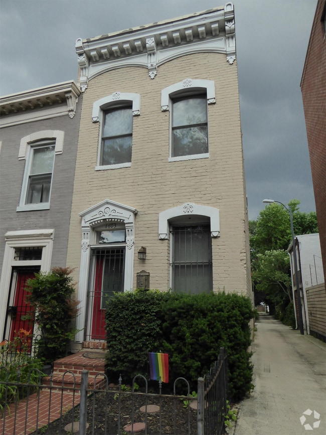 Building Photo - 1603 5th St NW