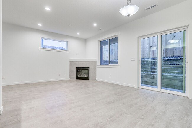 Foto del edificio - Modern Living in the Heart of Ridgefield: Quartz Finishes & Open-Concept Charm