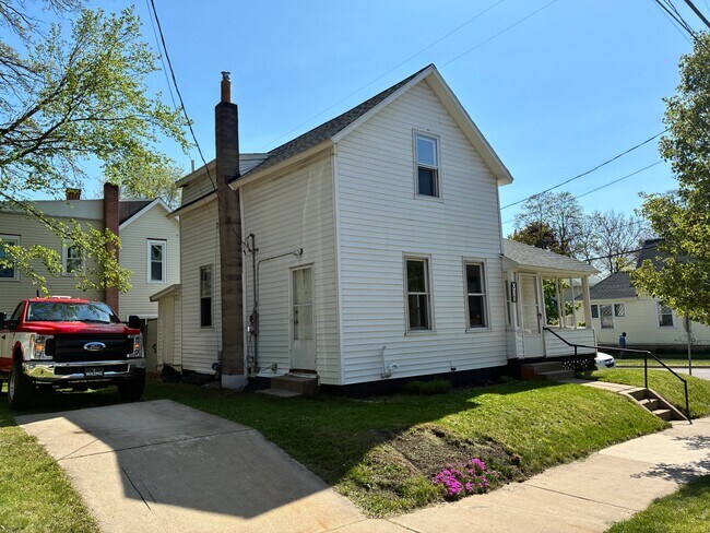 Foto del edificio - 928 Baxter St SE