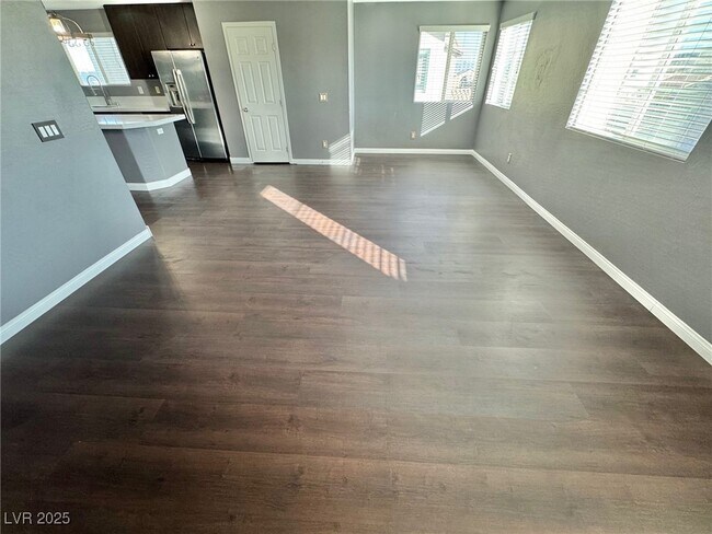 Foto del edificio - 7304 Sterling Rock Ave