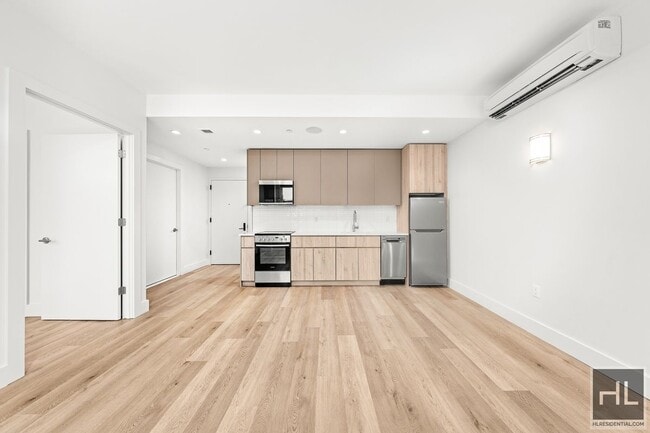 Foto del edificio - BRUCKNER BOULEVARD