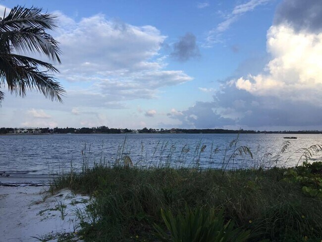 Foto del edificio - 22 S Loafing St