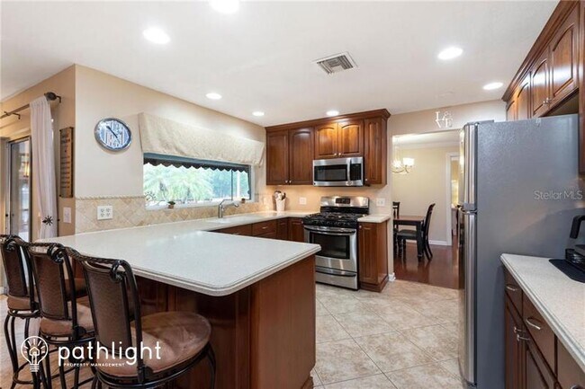 Building Photo - 117 Foxridge Run
