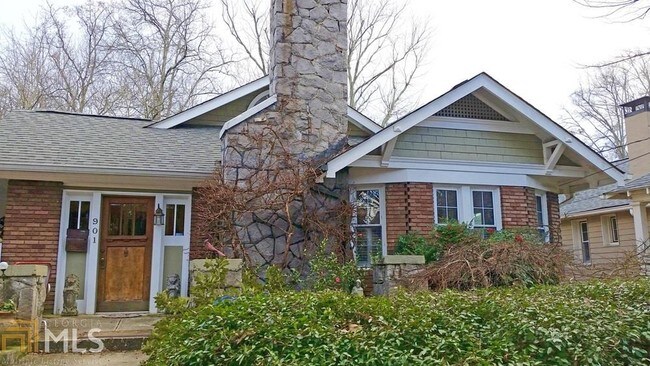 Building Photo - 901 Virginia Cir NE