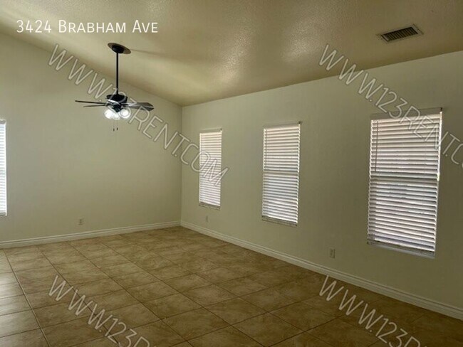 Foto del edificio - 3424 Brabham Ave