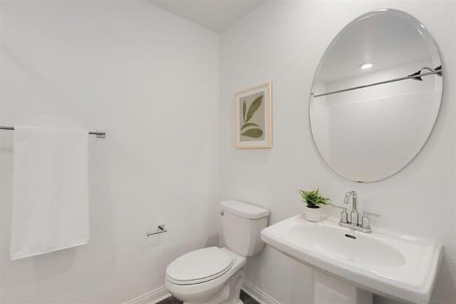 Building Photo - Updated 4 bedroom Townhome in Chula Vista