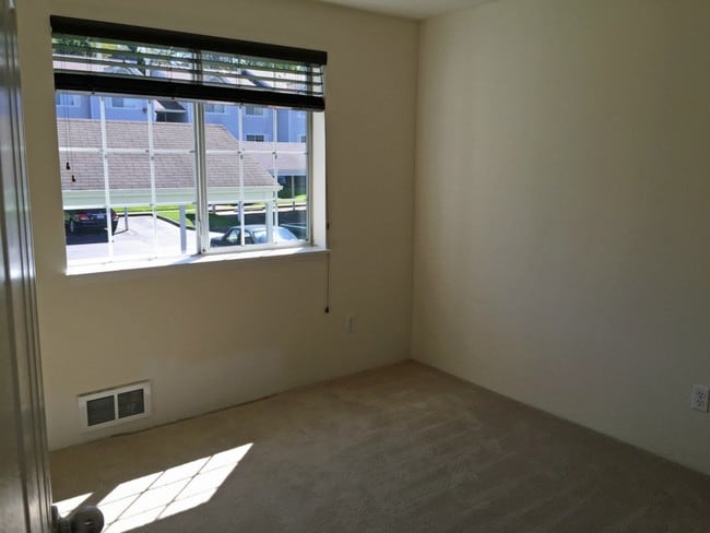 Building Photo - 7453 Newcastle Golf Club Rd