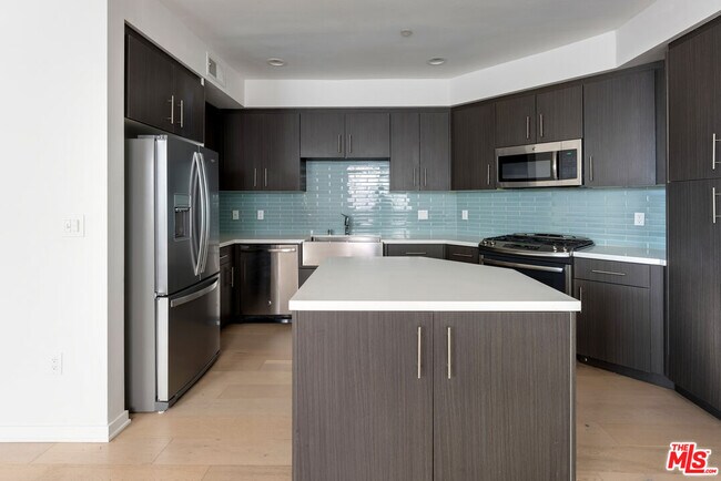 Foto del edificio - 11912 Laurelwood Dr