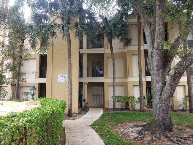 Building Photo - 875 Riverside Dr