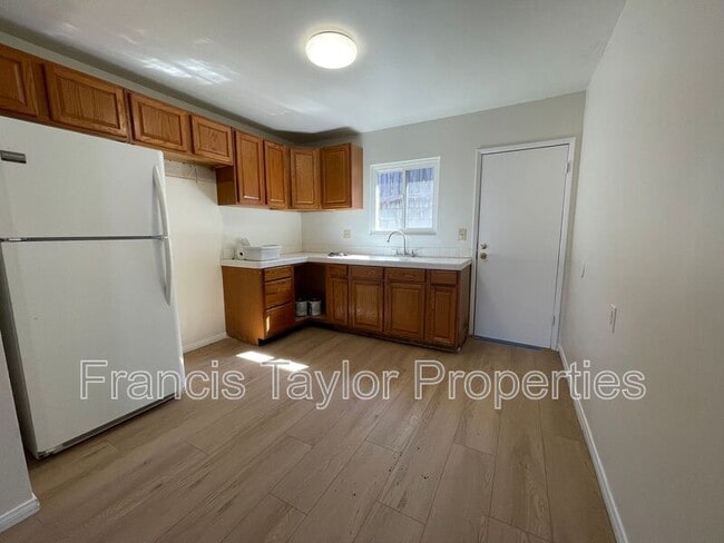 Foto del edificio - 806 W 15th Ave