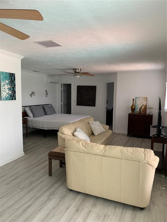 Building Photo - 3074 Pinecrest St