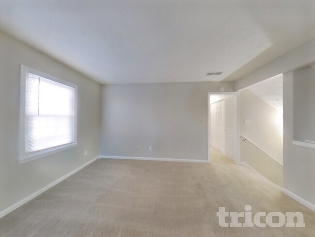 Foto del edificio - 2796 Mountbery Dr
