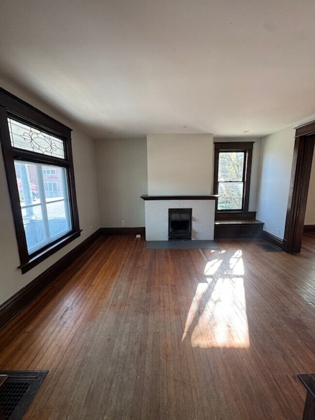 Foto del edificio - 901 W Main St