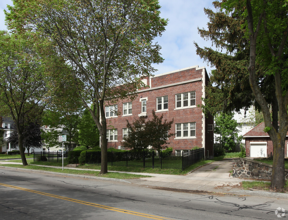 Building Photo - Vermont Manor