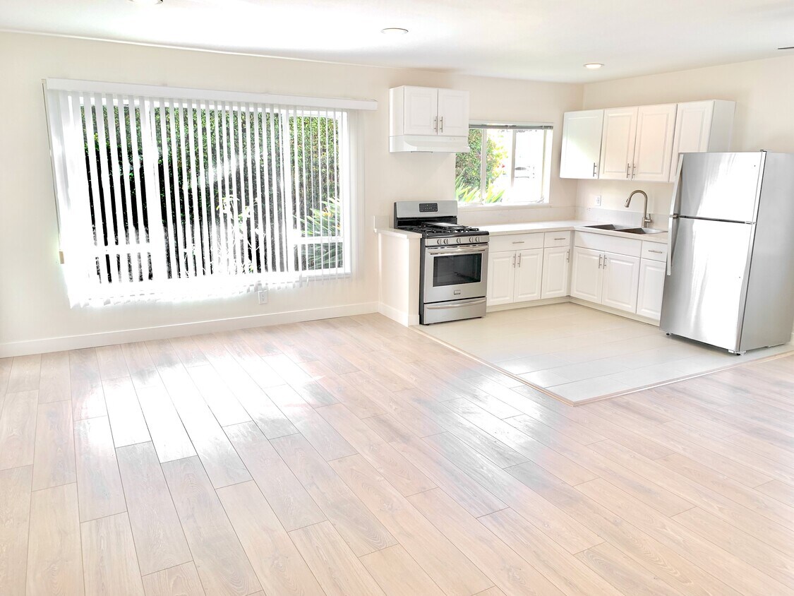 Foto principal - 360 S Reeves Dr