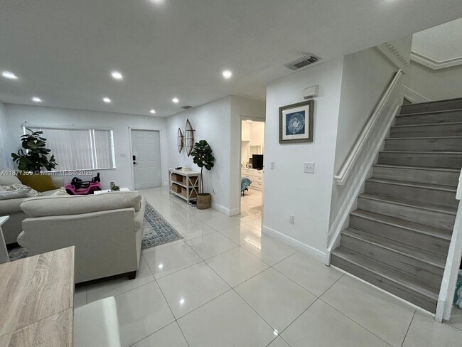 Building Photo - 15852 SW 68th Terrace