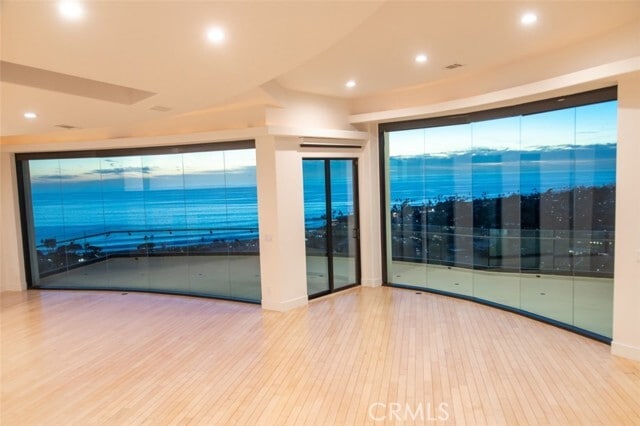 Foto del edificio - 648 Mystic View