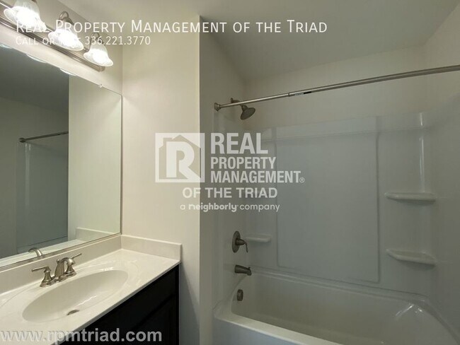 Foto del edificio - 5328 Farm House Trail