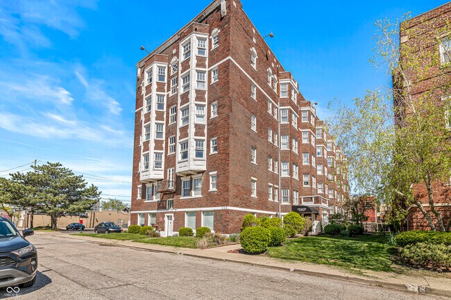Foto del edificio - 230 E 9th St