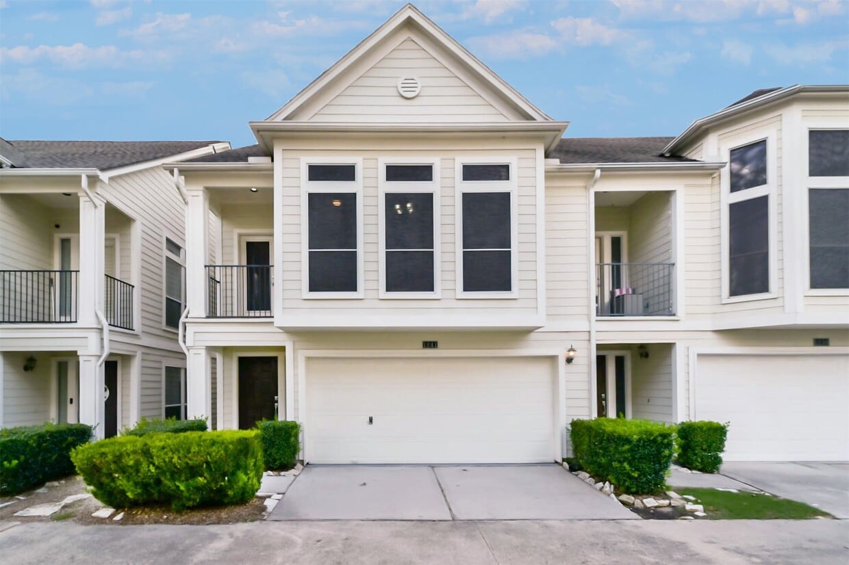 Primary Photo - 1241 W 17th St