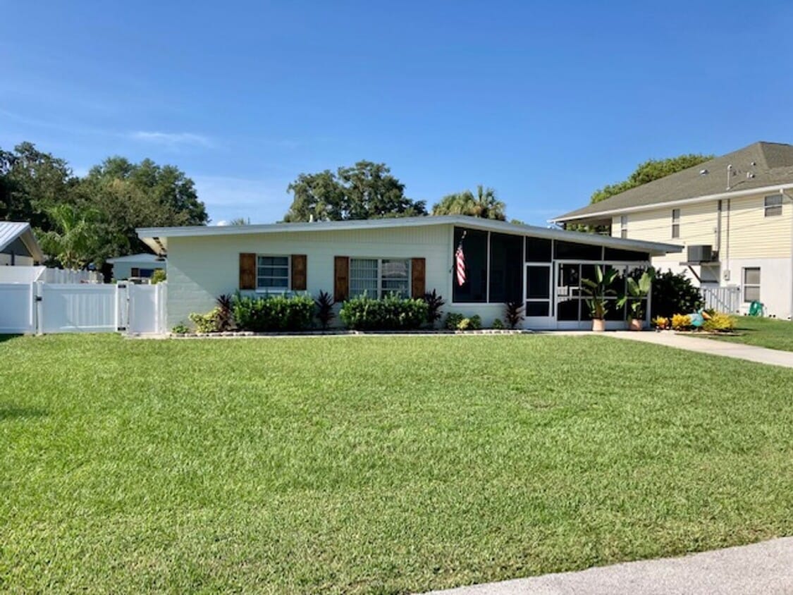 1920 NW 18th St, Crystal River, FL 34428 House Rental in Crystal