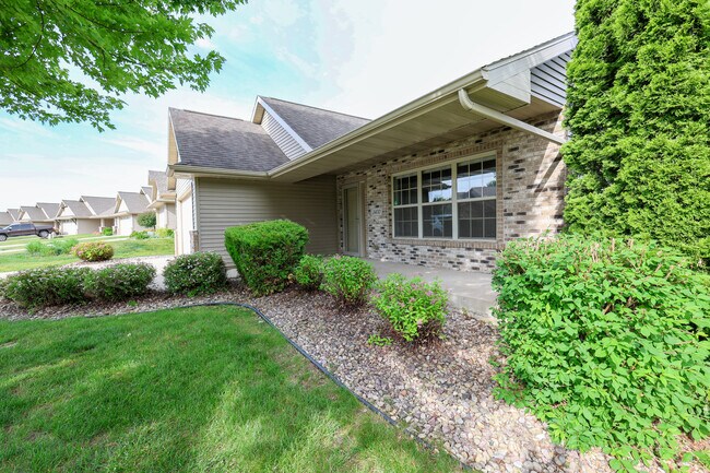 Foto del edificio - 3400 Riverstone Ct