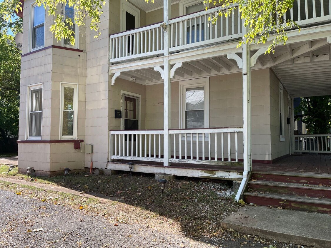 9504 Fairview Ave, Manassas, VA 20110 Townhome Rentals in Manassas VA