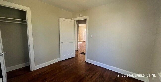 Foto del edificio - 2411 Mansfield St NE