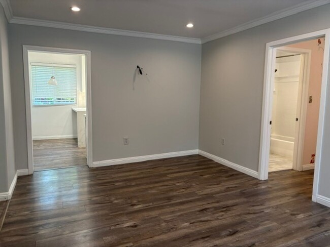 Foto del edificio - Remodeled 3 Bed 3 Bath House with Jacuzzi ...