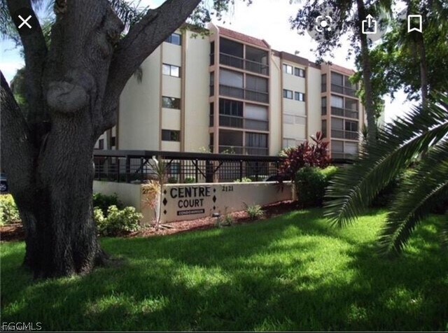 Building Photo - 2121 Collier Ave