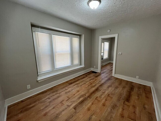 Building Photo - 508 Parsells Ave