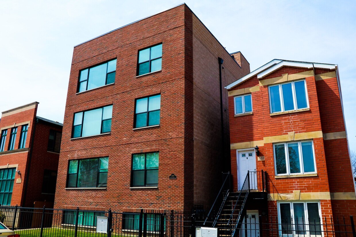 Foto principal - 504 S Oakley Blvd